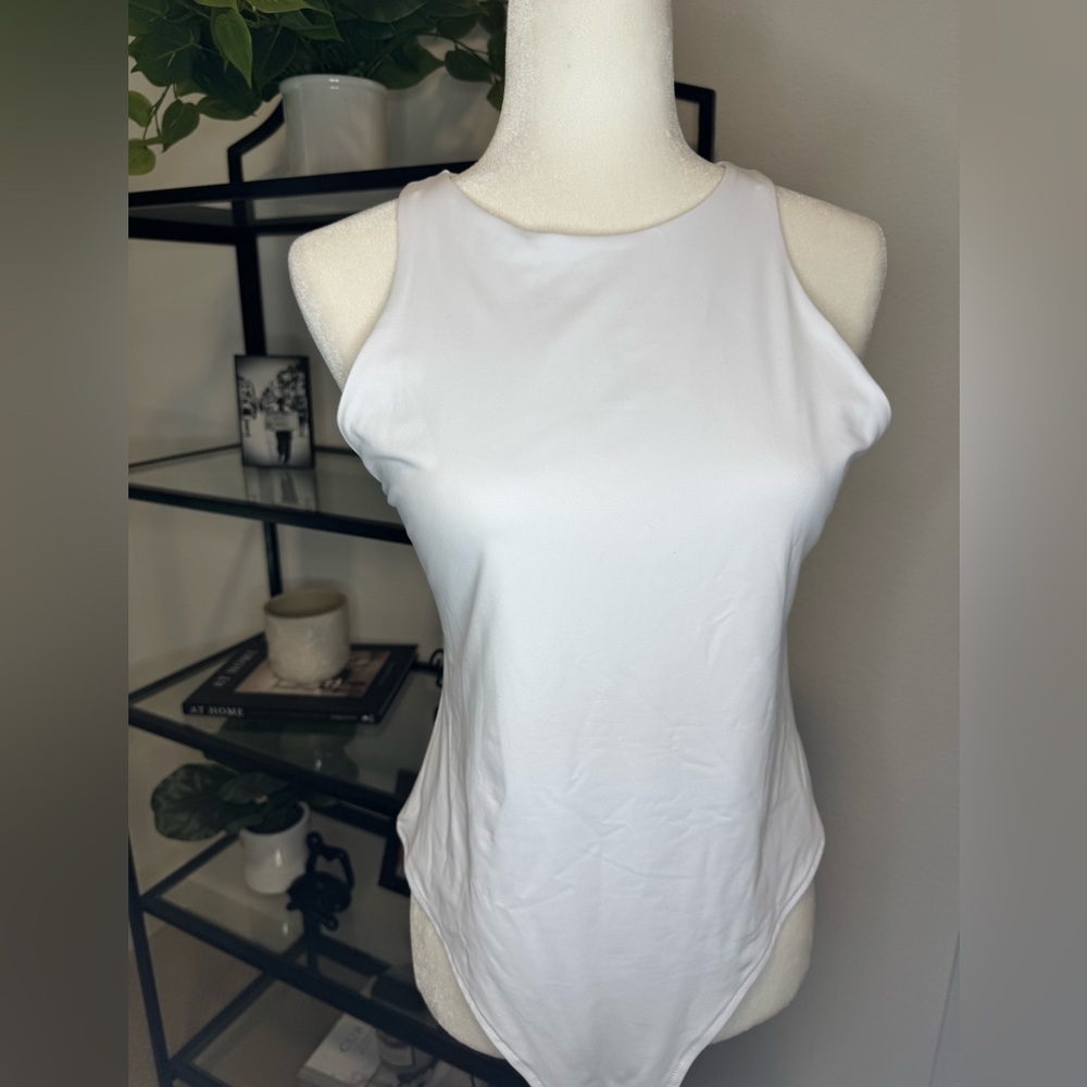 NWT ReoRia High Neck Racerback Sleeveless Bodysuit Tank Top White Size XL - Picture 4 of 9